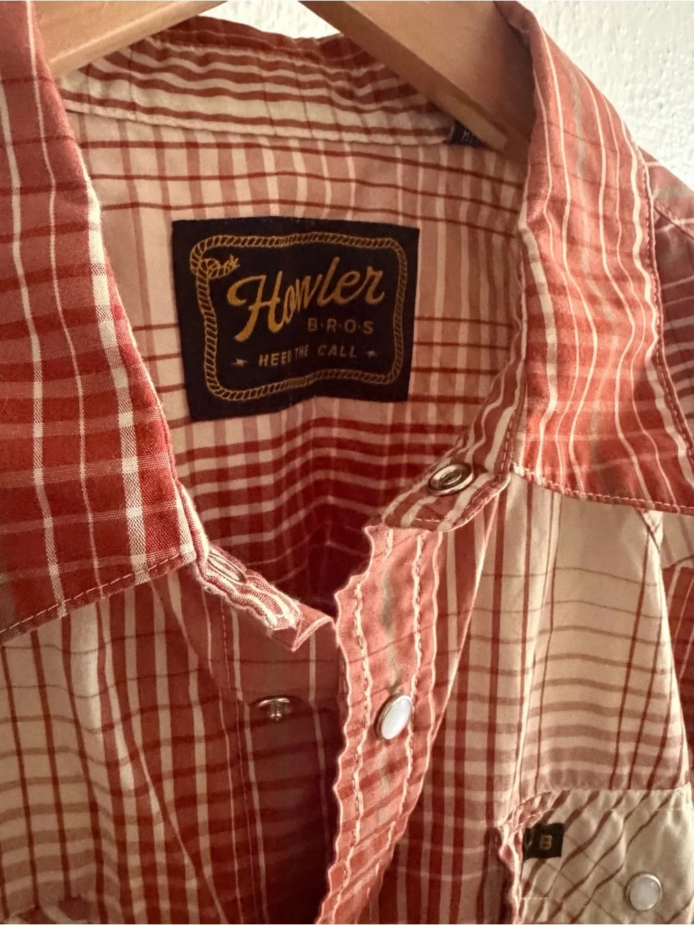 Howler Brothers Men’s Plaid Short Sleeve Western Snap Shirt Rust Cream Size L